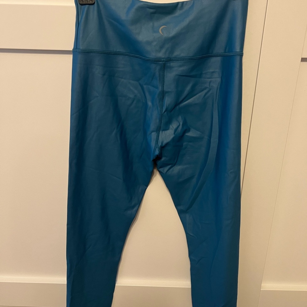 Zyia ocean metallic light n Tight hi-rise 7/8 24”